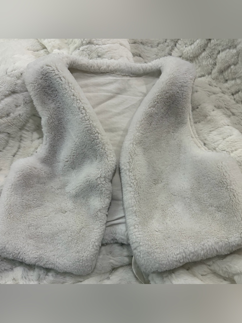 Girls White Faux Fur Faux Shearling Vest Size 4T